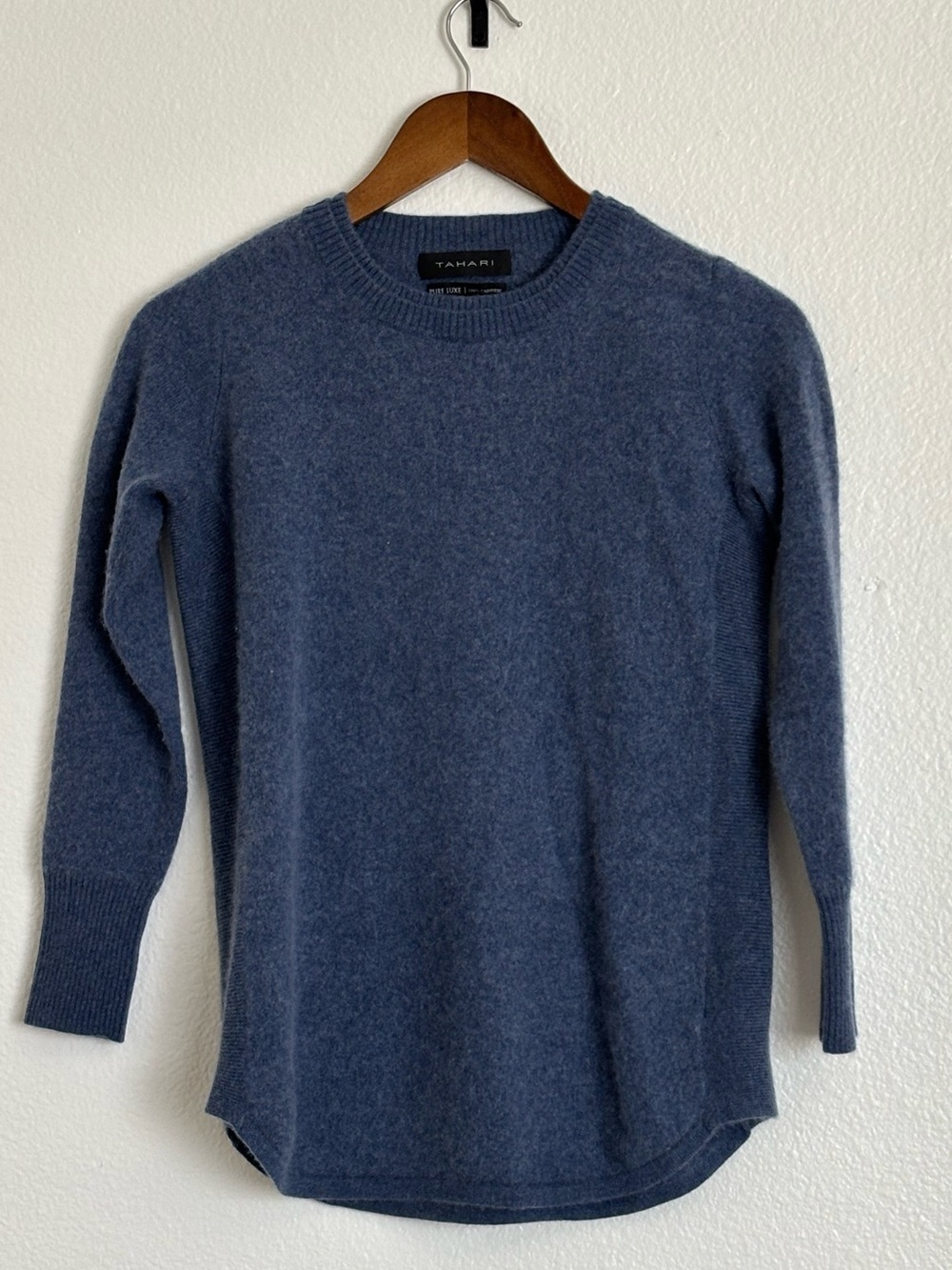 Tahari cashmere Crewneck Sweater - Blue